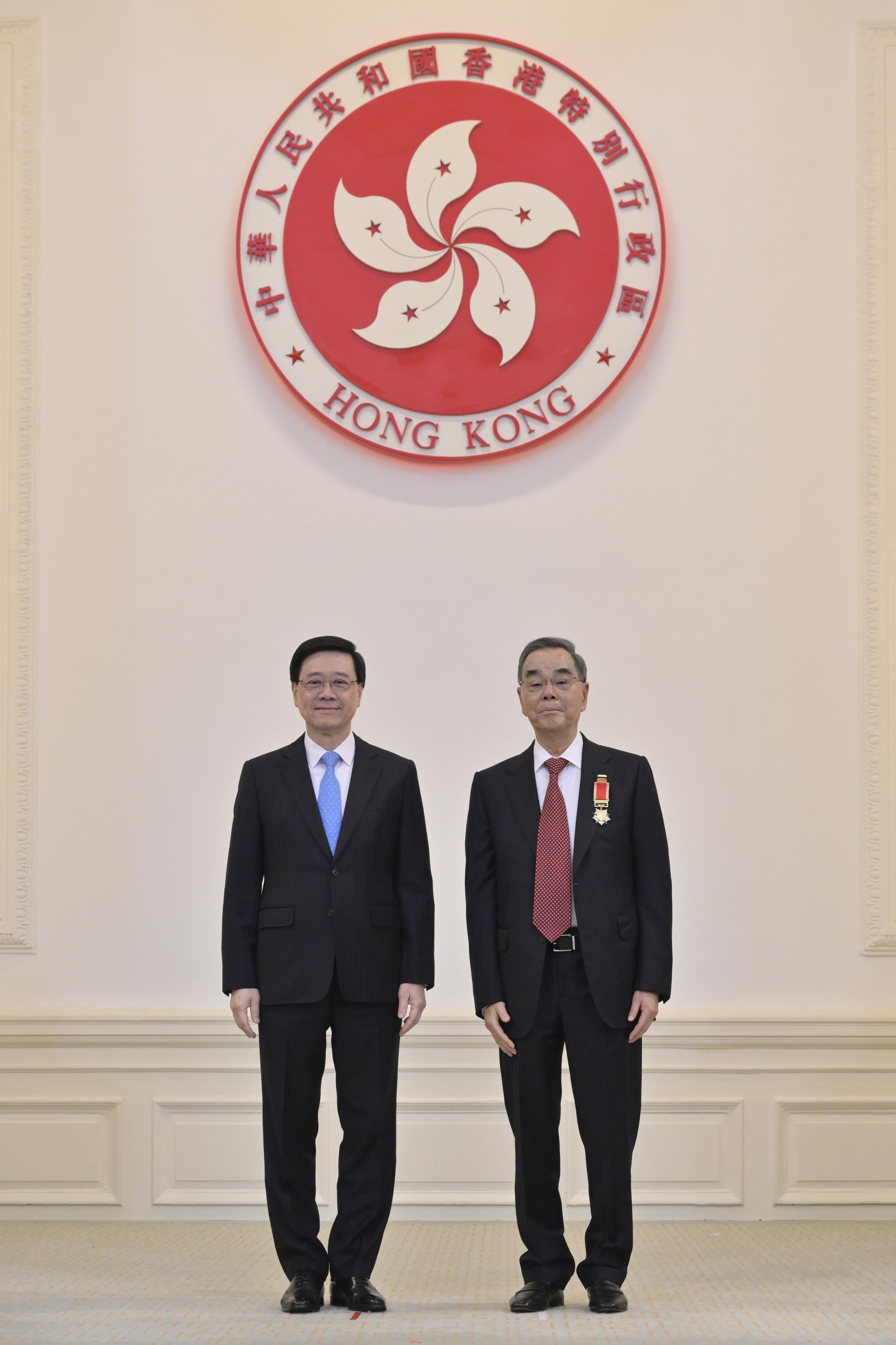 2024年，林树哲先生获颁大紫荆勋章.jpg