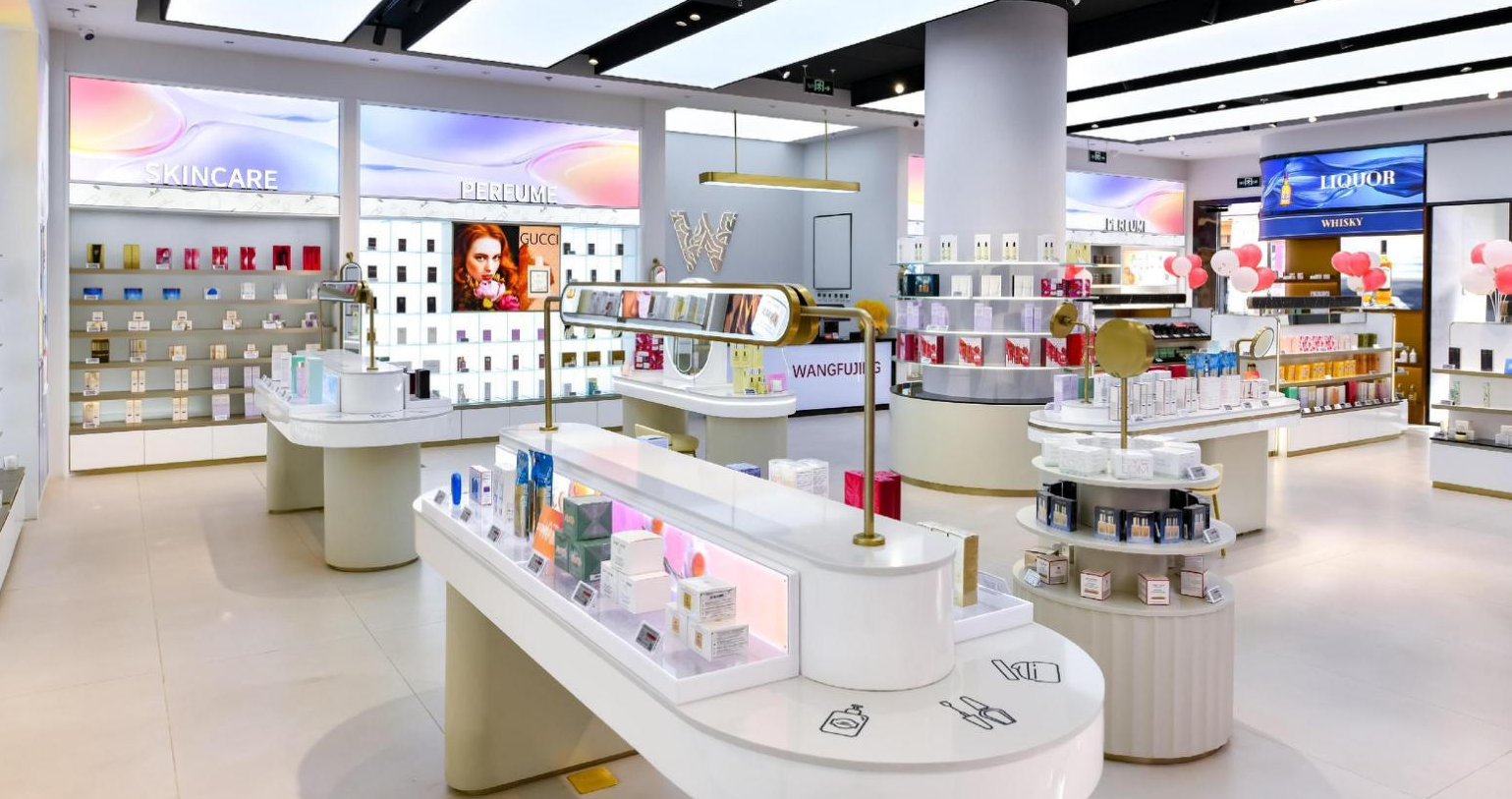 多彩联盟全球购跨境体验店北京燕莎奥莱店