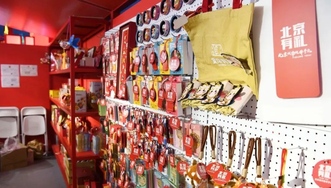 “京彩灯会”举行时，，，，多彩联盟展区喜迎客来_多彩联盟集团官方网站