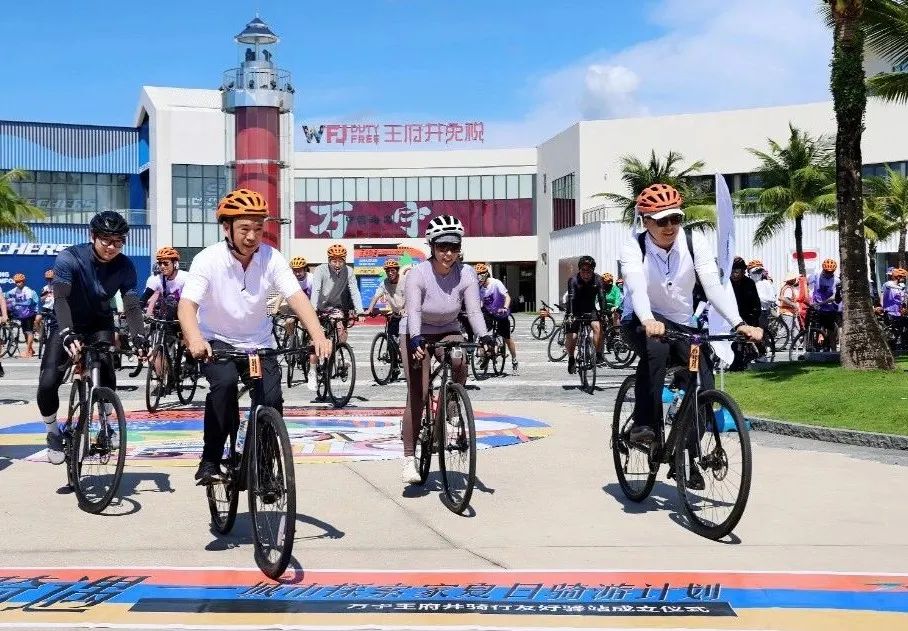 万宁国际免税港打造全岛首个“骑行友好阛阓”_多彩联盟集团官方网站