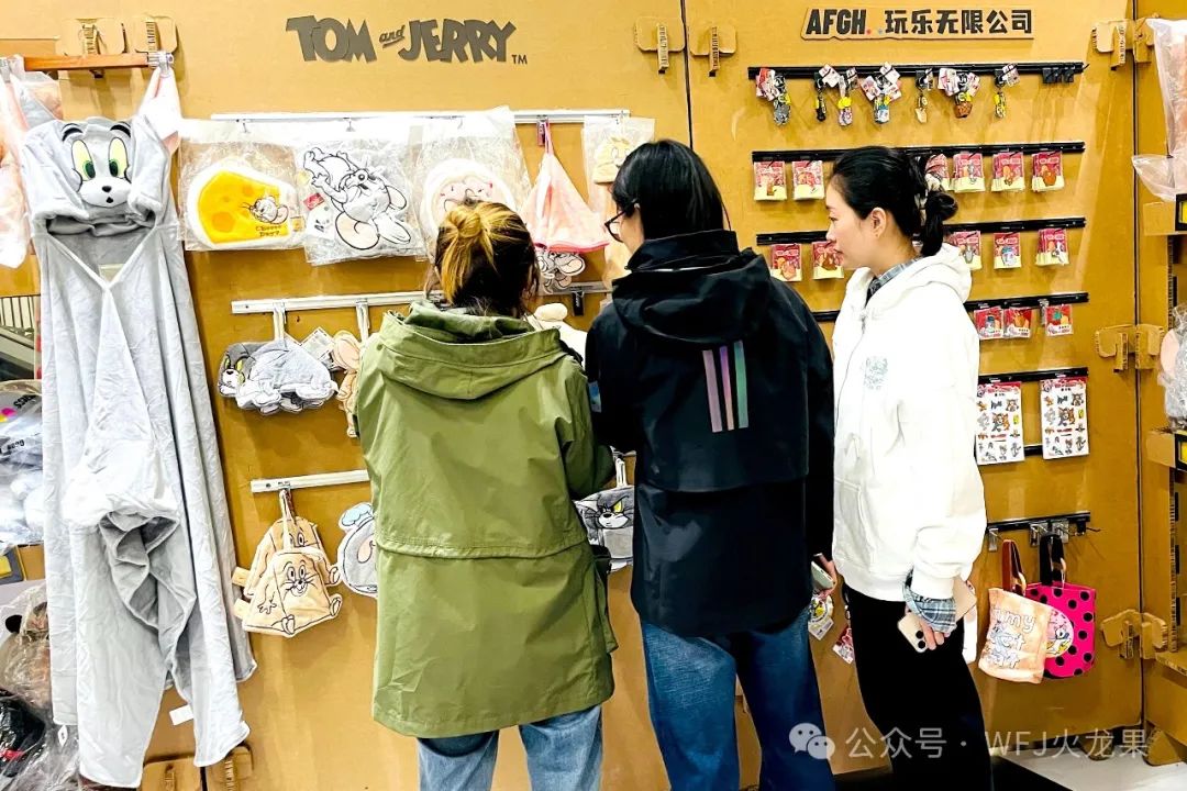 “猫和老鼠”快闪店首进长安阛阓_多彩联盟集团官方网站
