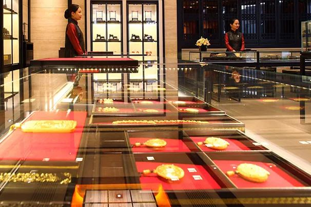 百货大楼“老铺黄金”创单日销售历史新高_多彩联盟集团官方网站