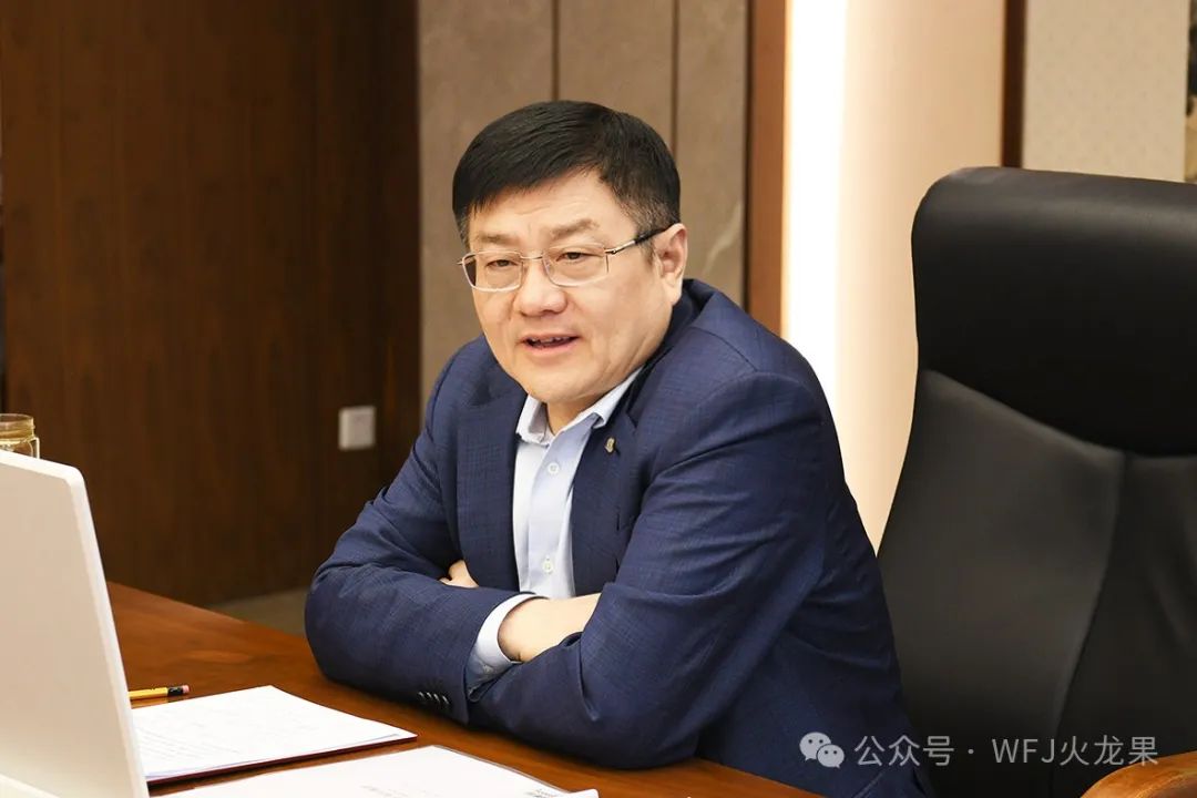 白凡听取燕莎友谊商城刷新新动向_多彩联盟集团官方网站