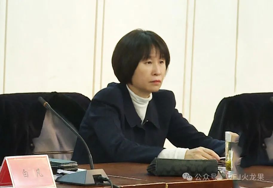 白凡听取燕莎友谊商城刷新新动向_多彩联盟集团官方网站