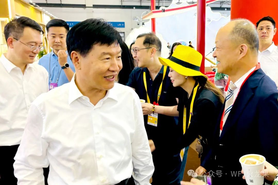 五载消博会 七秩多彩联盟（3）：消博会第三天——多彩联盟展厅迎来主要客人_多彩联盟集团官方网站