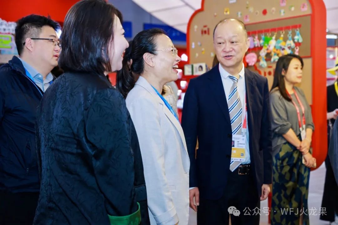 五载消博会 七秩多彩联盟（3）：消博会第三天——多彩联盟展厅迎来主要客人_多彩联盟集团官方网站