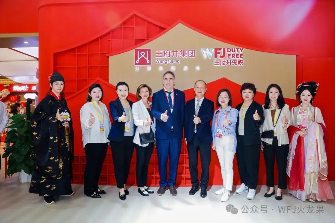 五载消博会 七秩多彩联盟（3）：消博会第三天——多彩联盟展厅迎来主要客人_多彩联盟集团官方网站