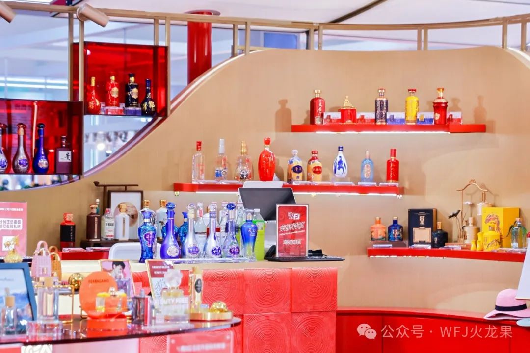 五载消博会 七秩多彩联盟（3）：消博会第三天——多彩联盟展厅迎来主要客人_多彩联盟集团官方网站