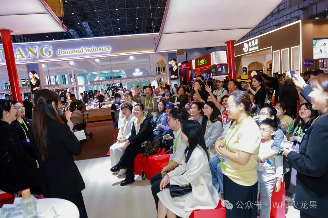 五载消博会 七秩多彩联盟（2）：消博会进入第二天——多彩联盟热度一连攀升_多彩联盟集团官方网站