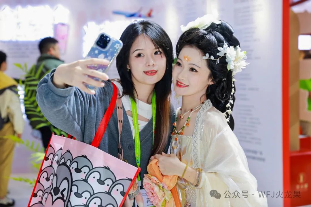 五载消博会 七秩多彩联盟（2）：消博会进入第二天——多彩联盟热度一连攀升_多彩联盟集团官方网站