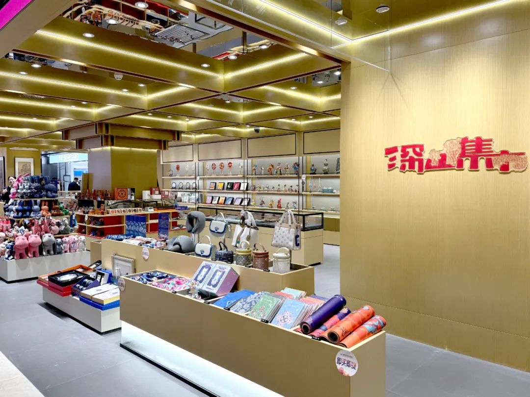 逛景区，，，，，买全球！多彩联盟武汉市内免税店今日迎客_多彩联盟集团官方网站