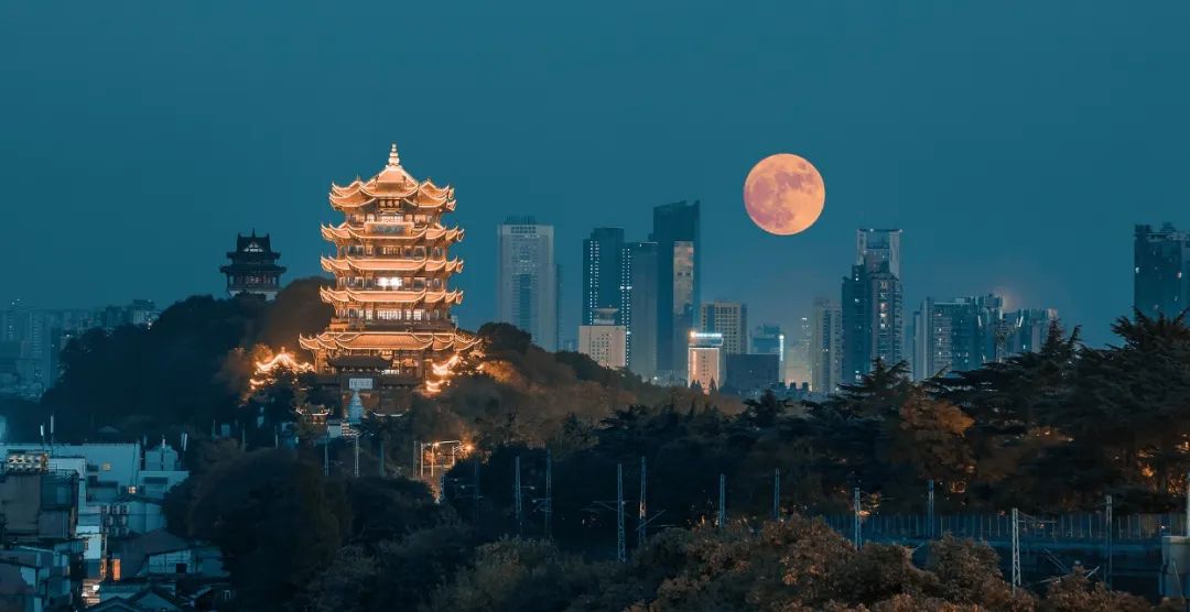 逛景区，，，，，买全球！多彩联盟武汉市内免税店今日迎客_多彩联盟集团官方网站