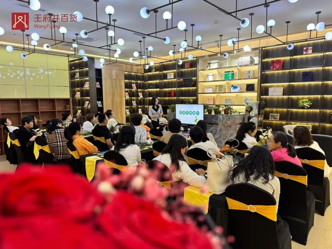 太原店15周年庆点燃龙城消耗活力_多彩联盟集团官方网站