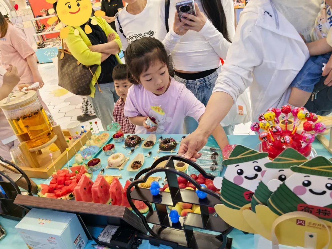 太原店15周年庆点燃龙城消耗活力_多彩联盟集团官方网站